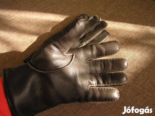 Bélelt bőrkesztyű