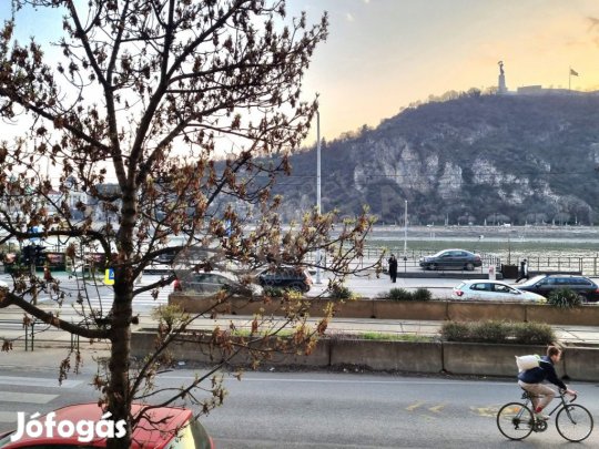 Belgrád rakparton dunai és Gellért hegy panorámás 3 szobás kiadó!