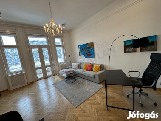 Belgrád rakparton panorámás lakás kiadó