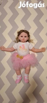 Bella baba hosszú, hullámos hajjal, Rqiurpn