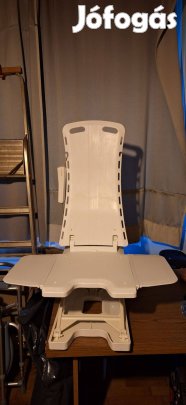 Bellavita fürdőkád lift