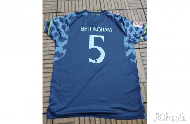 Bellingham foci mez Real Madrid mez XL