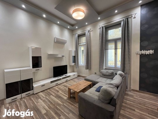 Belső 6. kerületben eladó lakás