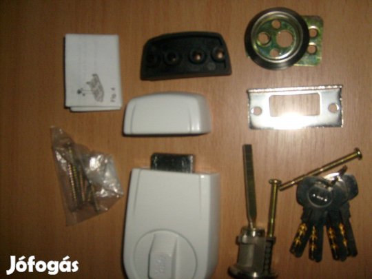 Belső gombos Yale zár