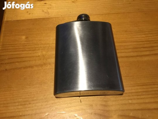 Belső zsebben hordható acél italos flaska