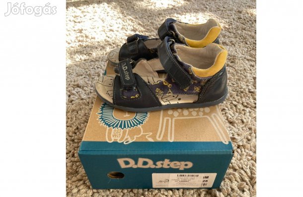 Beltérben használt 28-as DD Step Fiú Szandál eladó