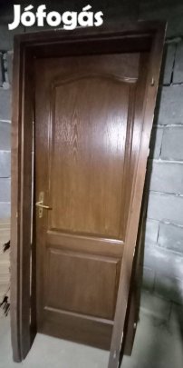 Beltéri ajtó tokkal