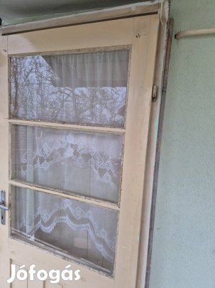 Beltéri ajtó tokkal 