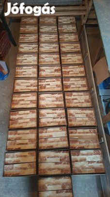 Beltéri falburkolat