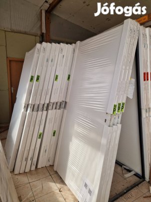 Beltéri fehér ajtó acél tokkal