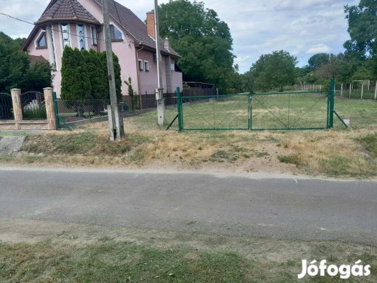 Belterületi, építési telek eladó (1498 nm)