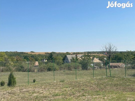 Belterületi építési telek eladó Balaton közelében