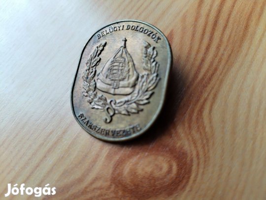 Belügyi Dolgozók Szakszervezeti jelvénye