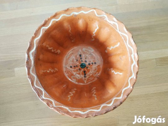 Belül mázas, világosbarna, festett, dekoratív, masszív kuglófforma
