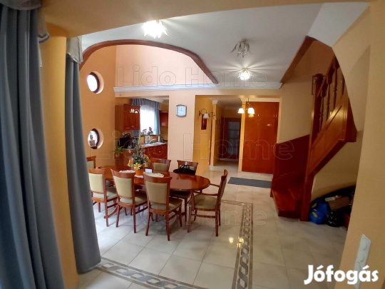 Belváros-közeli családi ház Siófokon