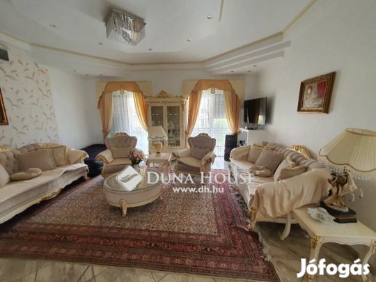 Belváros peremén exkluzív családi ház