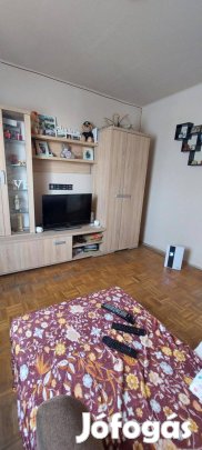 Belvárosban 2+1 félszobás, felújítandó lakás eladó!