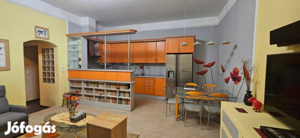 Belvárosban, kiváló helyen eladó lakás