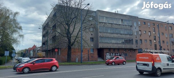 Belvároshoz közel szép kétszobás lakás ár alatt !