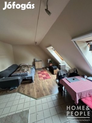 Belvároshoz közeli lakás eladó! - Szeged