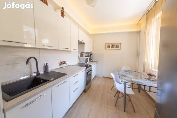 Belvárosi 110 m + 4 Szoba + Saját Parkoló Ritka Lehetőség Miskolcon