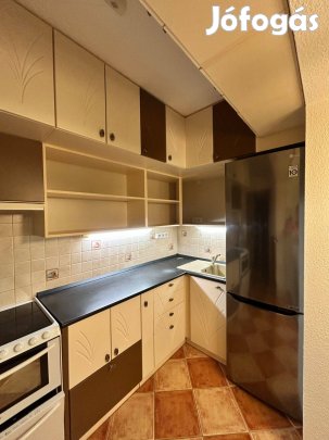 Belvárosi 3 szoba hallos lakás eladó