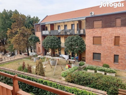 Belvárosi 3 szobás akás kiadó!
