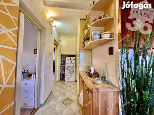 Belvárosi 3 szobás erkélyes lakás eladó!