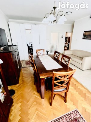 Belvárosi 3 szobás tégla lakás eladó