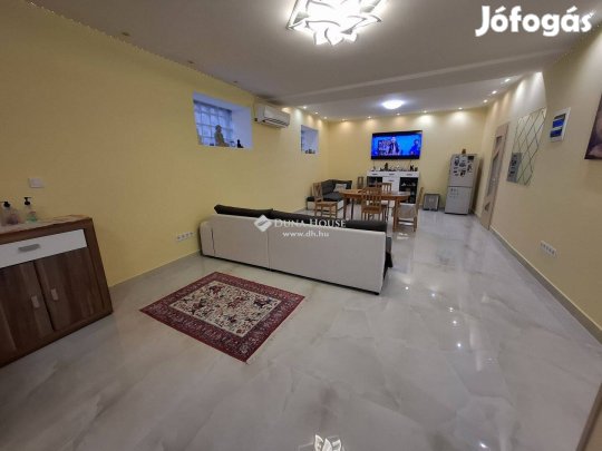 Belvárosi, 112 m2-es, nappali + 2 szobás földszinti ingatlan