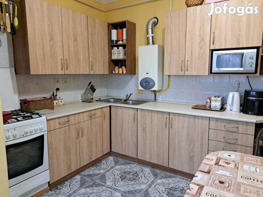 Belvárosi, erkélyes, 59nm-es lakás eladó Orosházán