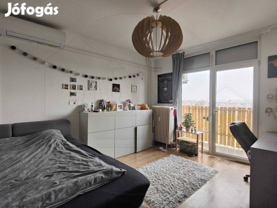 Belvárosi, panorámás lakás eladó több erkéllyel