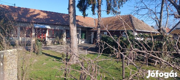 Belvárosi családi ház Heves településen megvásárolható