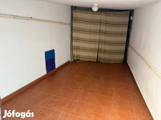 Belvárosi garázs eladó szép állapotban