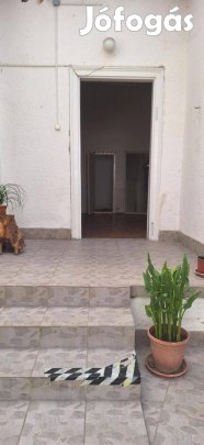 Belvárosi házrész nappali tevékenységre kiadó