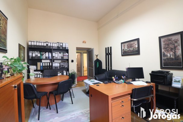 Belvárosi iroda a Szent István téren.