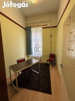 Belvárosi iroda kiadó az Apáca utcában  rezsivel együtt, kedvező áron