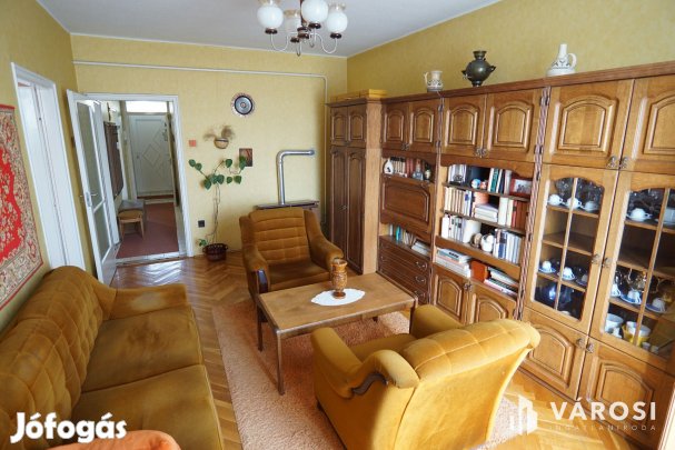 Belvárosi lakás, zárt udvaros társasházban