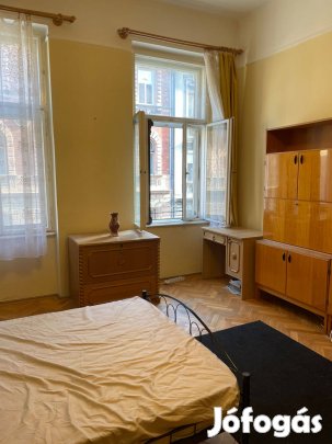 Belvárosi lakás eladó