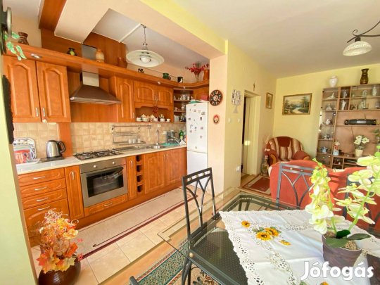 Belvárosi lakást szeretne, itt a lehetősége! Liftes, 3.emeleti, 48 nm!