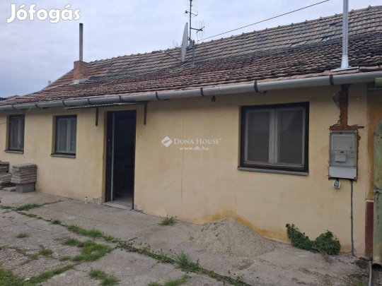 Belvárosi legbelső lakrész saját udvarrésszel