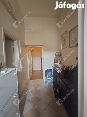 Belvárosi tégla lakás eladó