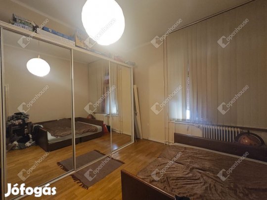 Belvárosi tégla lakás eladó