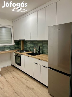 Belvárosi teljesen felújított szuper lakás eladó