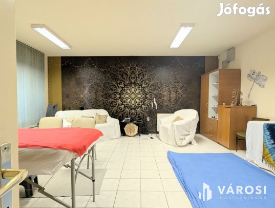 Belvárosi üzlethelyiség eladó!