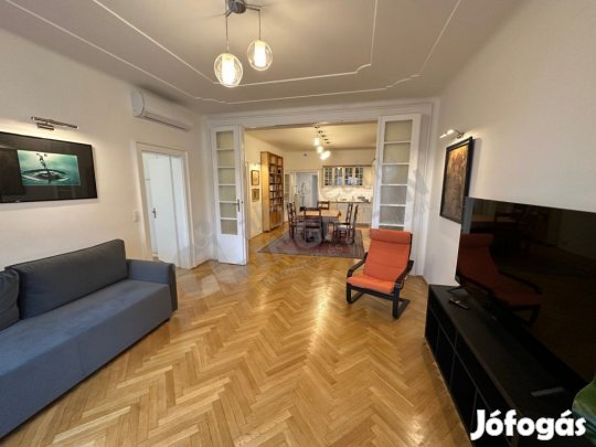 Bem rakparton három hálószobás, felújított lakás kiadó