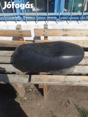 Benelli Velvet ülés