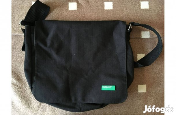 Benetton oldaltáska