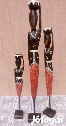 Bennszülött, törzsi szobor sorozat Indonéziából. Vízhordó lányok