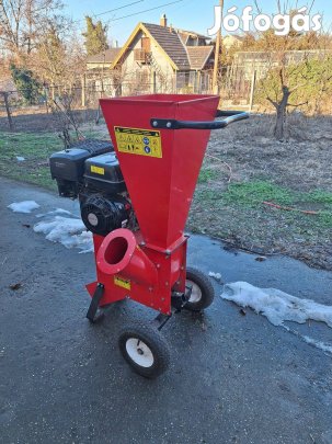 Benzines ágaprító Hecht6421